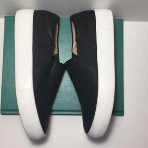 VINCE CAMUTO Leather Platform Slip-On Sneakers